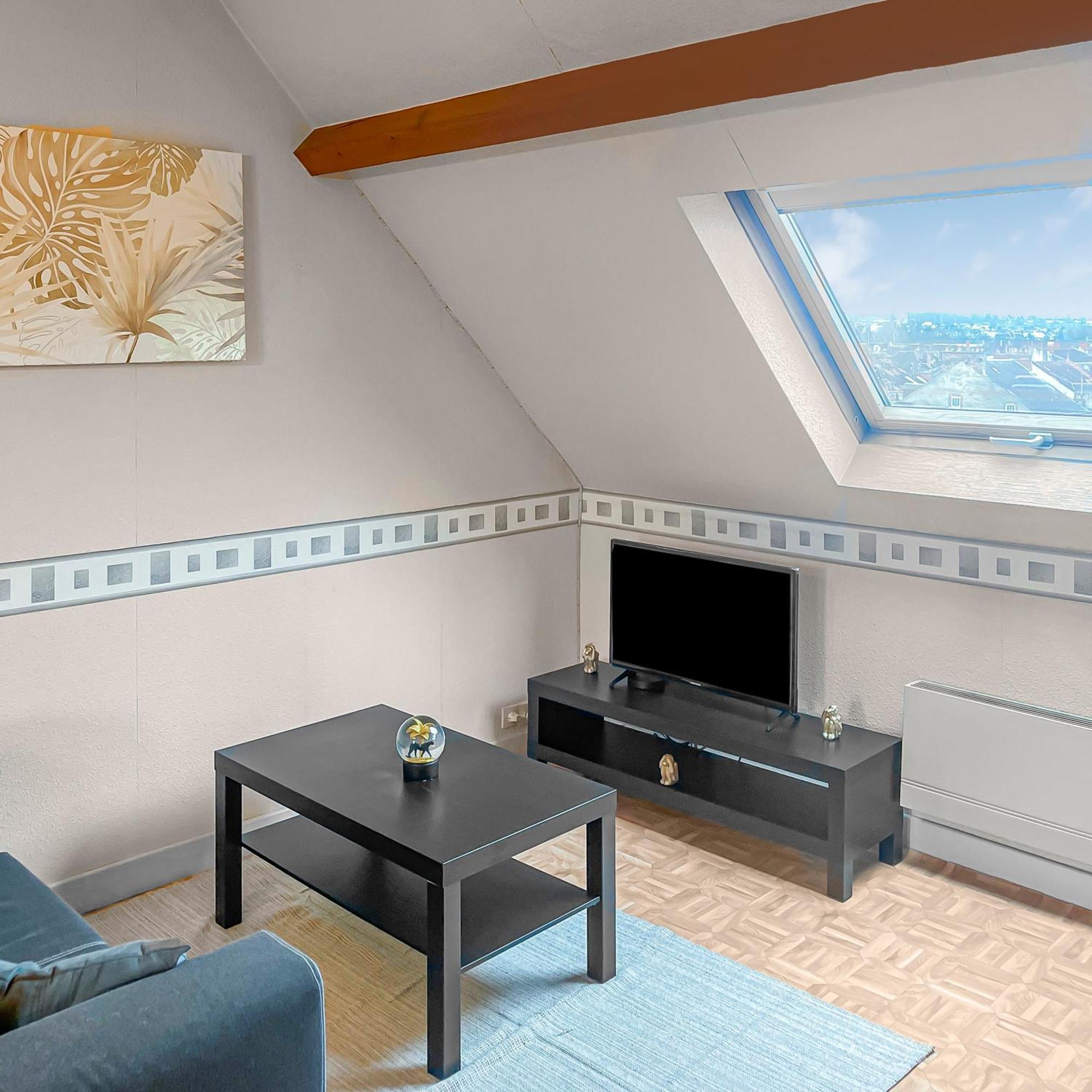 Pied-A-Terre A Montlucon Apartamento Exterior foto