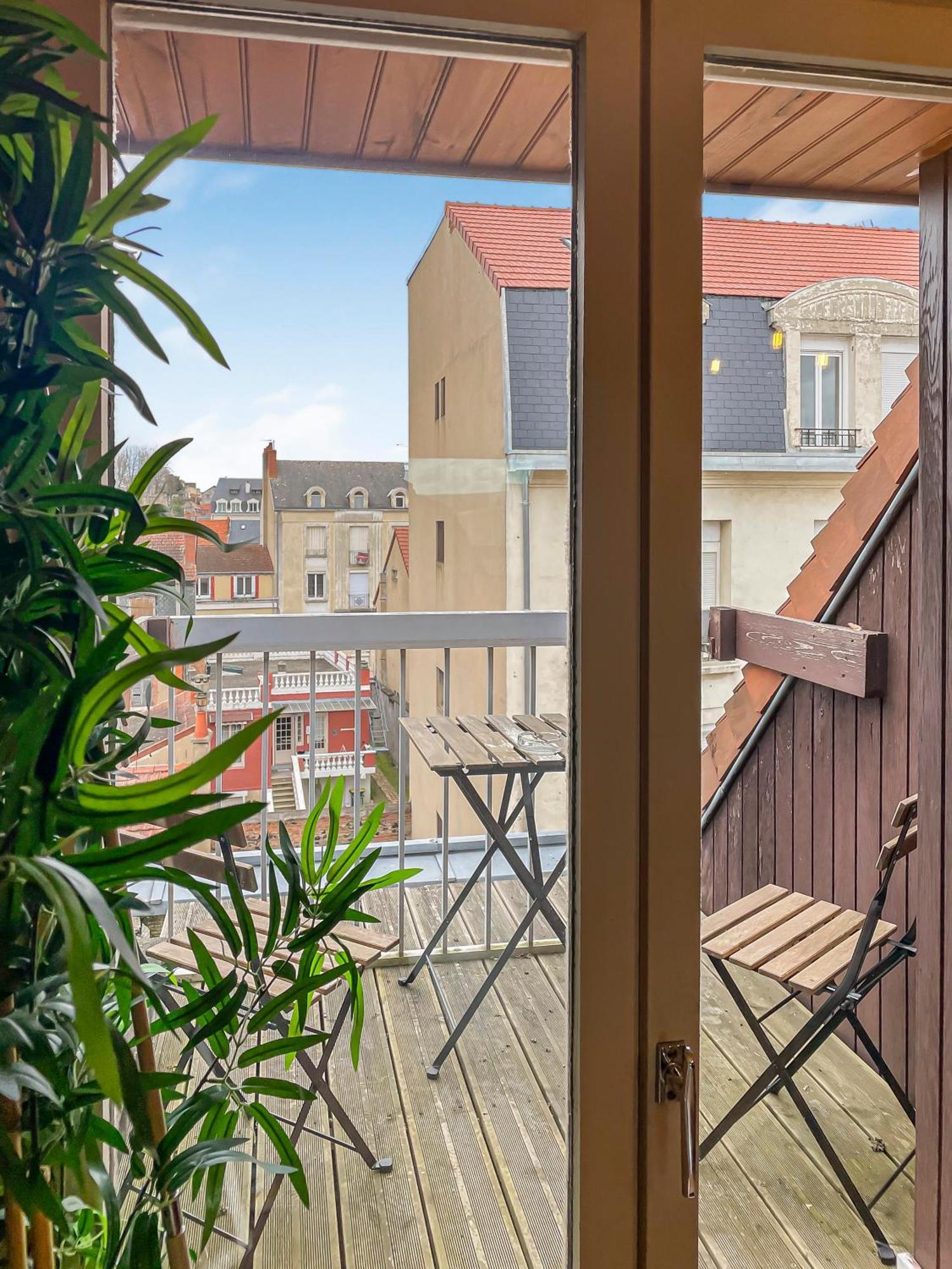 Pied-A-Terre A Montlucon Apartamento Exterior foto